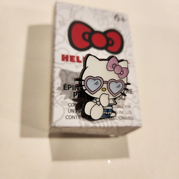 Loungefly Hello Kitty Glitter Mermaid Blind Box Enamel Pin Sailor Glasses Opened - Picture 2 of 9